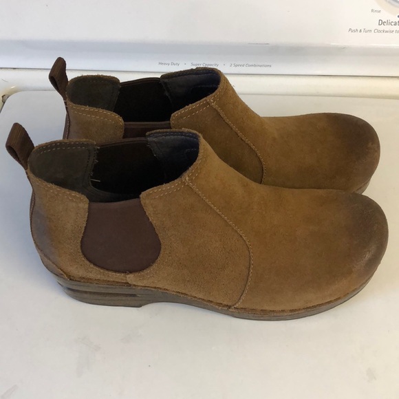 dansko frankie suede